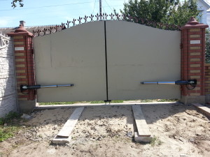 Автоматизовані розпашні ворота